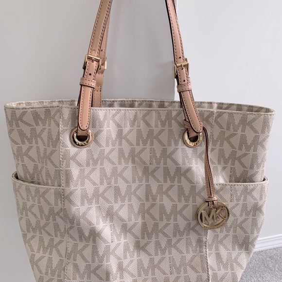 Michael Kors Tote - Picture 1 of 4